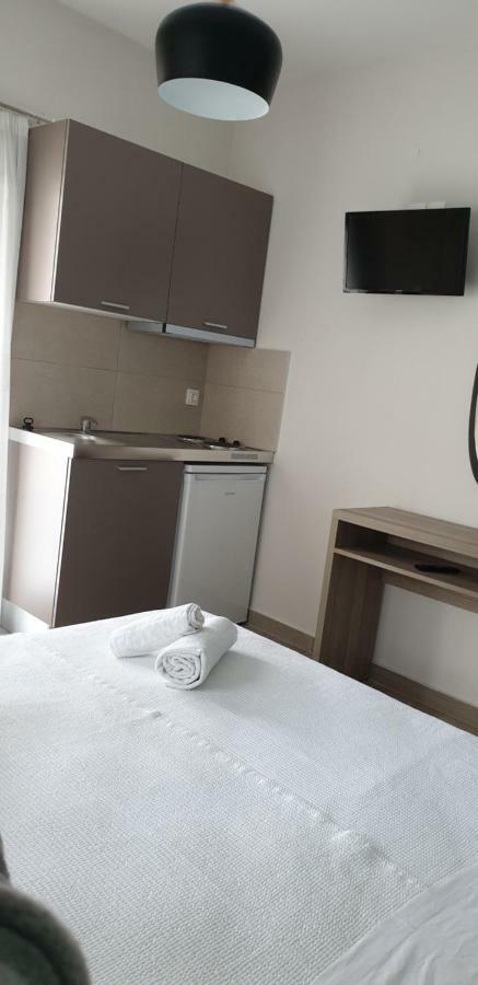 Appartement Chriselia 2 à Nea Roda Extérieur photo